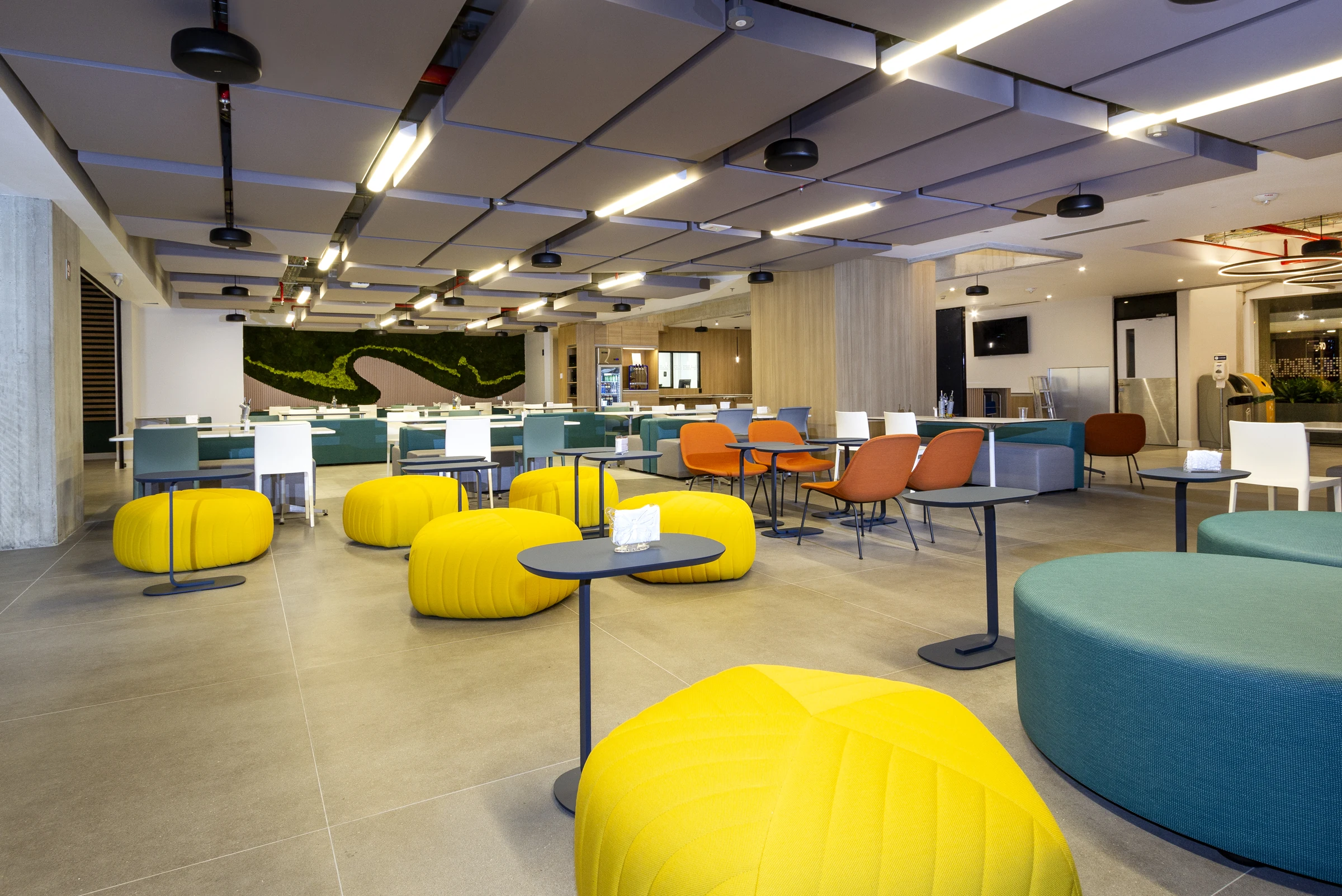 Espacios interiores de oficinas CAF