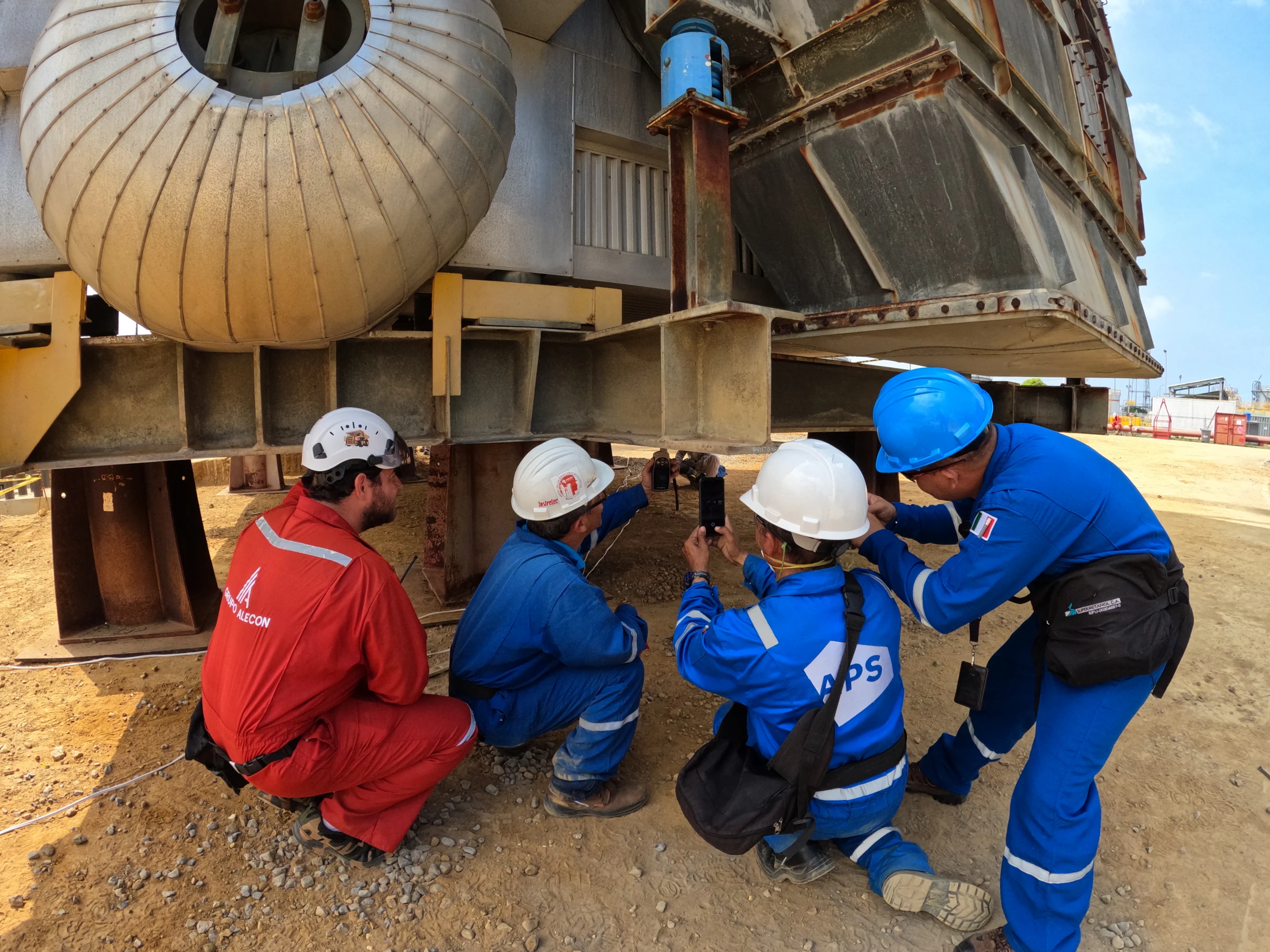 Personal técnico en trabajos de mantenimiento industrial